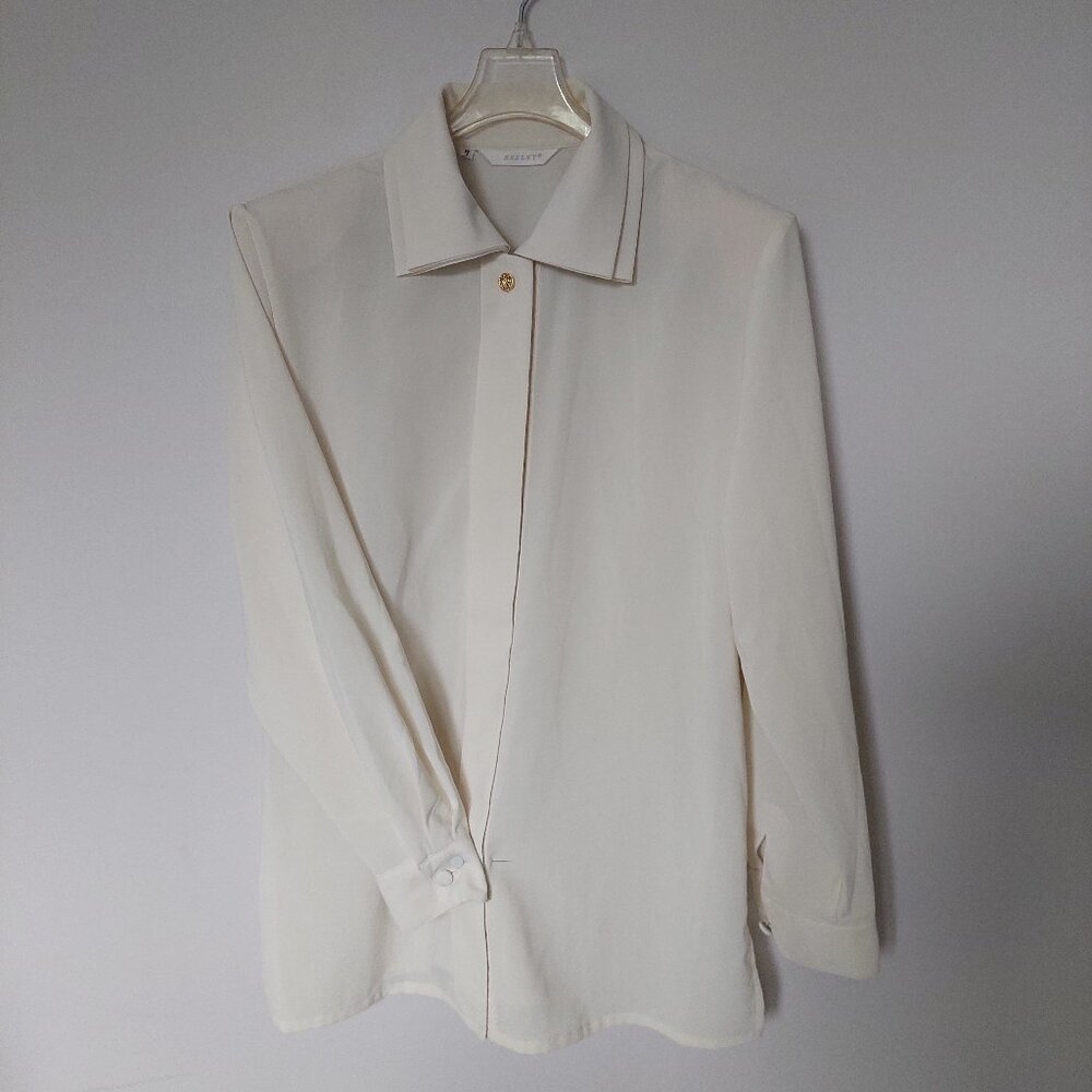 Vintage ESSLEY Japan Creamy Button Down Blouse with Collar Ruffle (Size M)